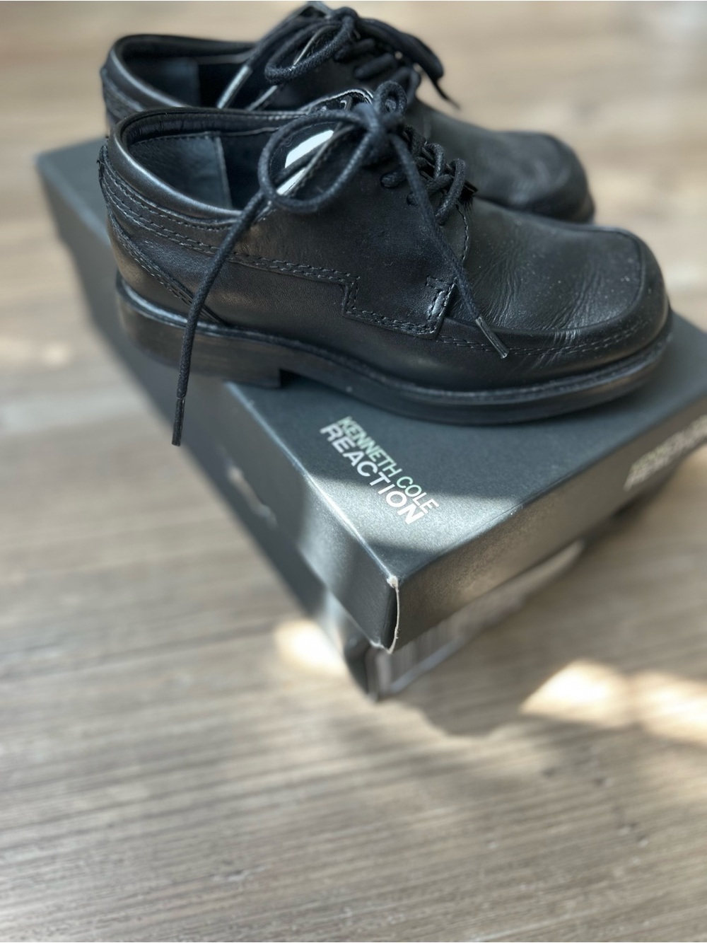 NWT Kenneth Cole Reaction Young Boys 11.5 Black T Flex SR Leather Dress Shoes